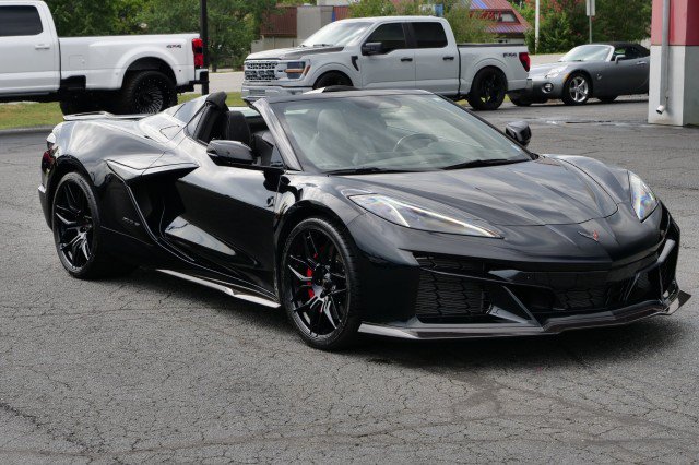 Used 2024 Chevrolet Corvette Z06 w/ Stealth Interior Trim Package RWD image 4