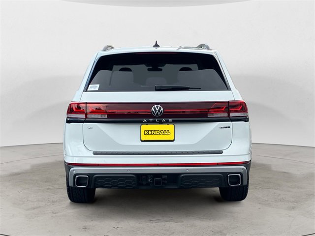 New 2025 Volkswagen Atlas Peak Edition SE image 5