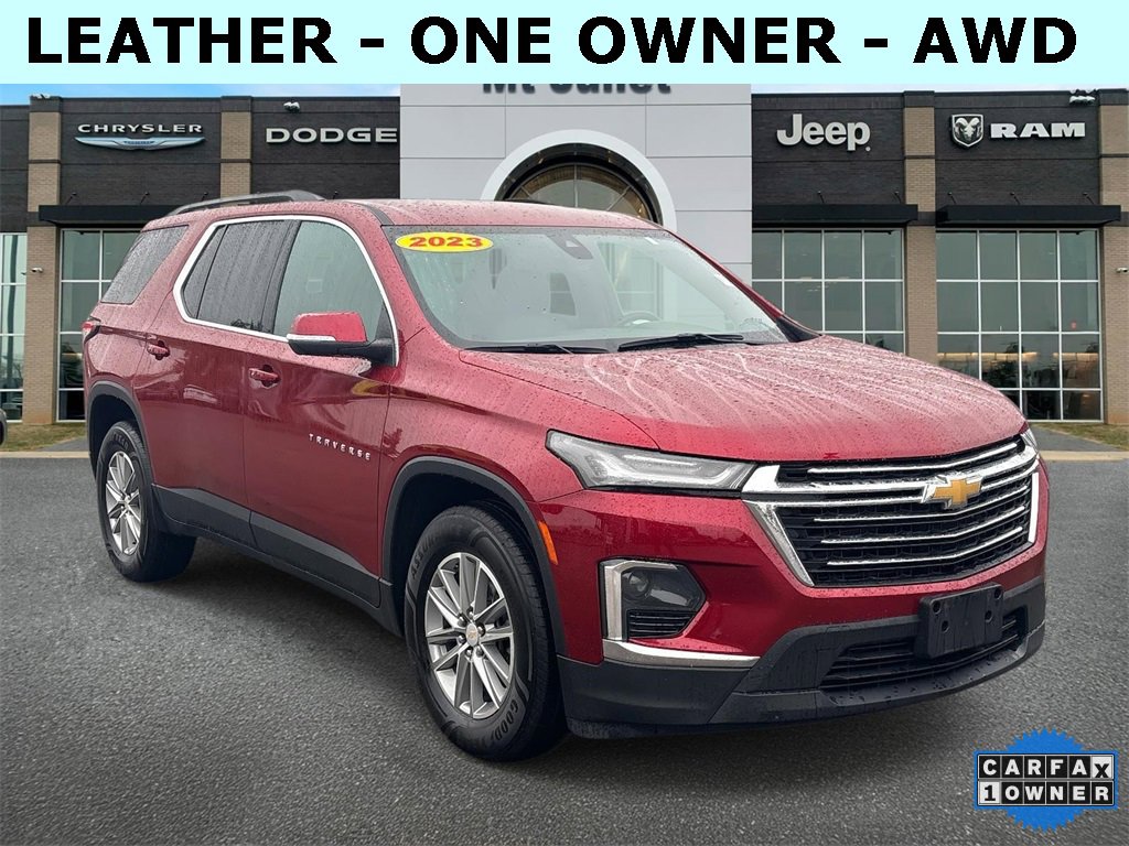 Used 2023 Chevrolet Traverse LT