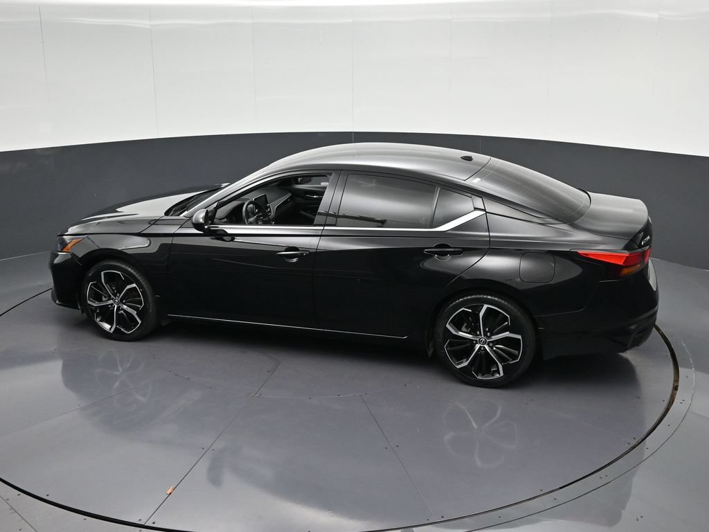 Used 2024 Nissan Altima 2.5 SR FWD image 26