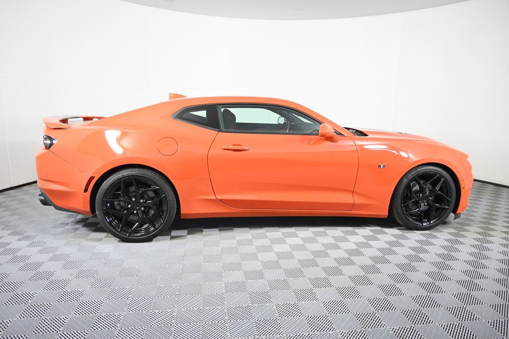 Used 2019 Chevrolet Camaro SS RWD image 7