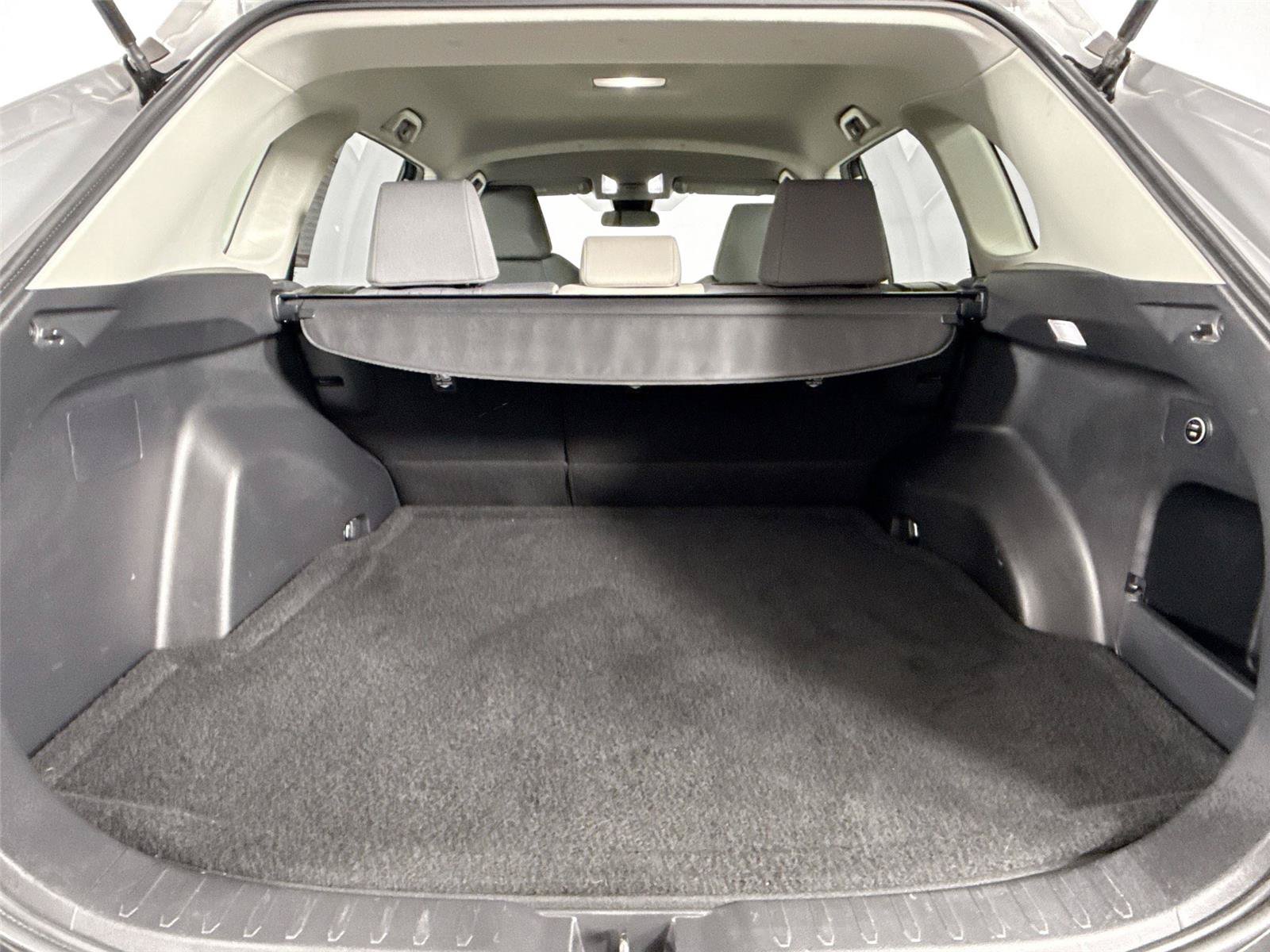 Used 2022 Toyota RAV4 XLE FWD image 35