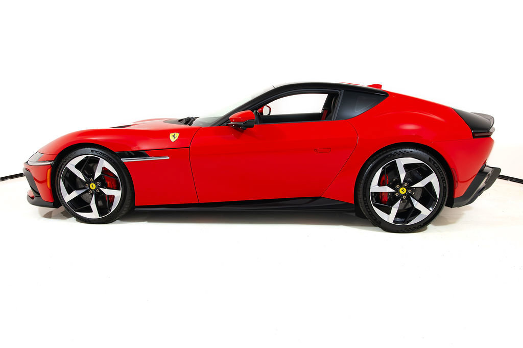 Certified 2025 Ferrari 12Cilindri RWD image 8