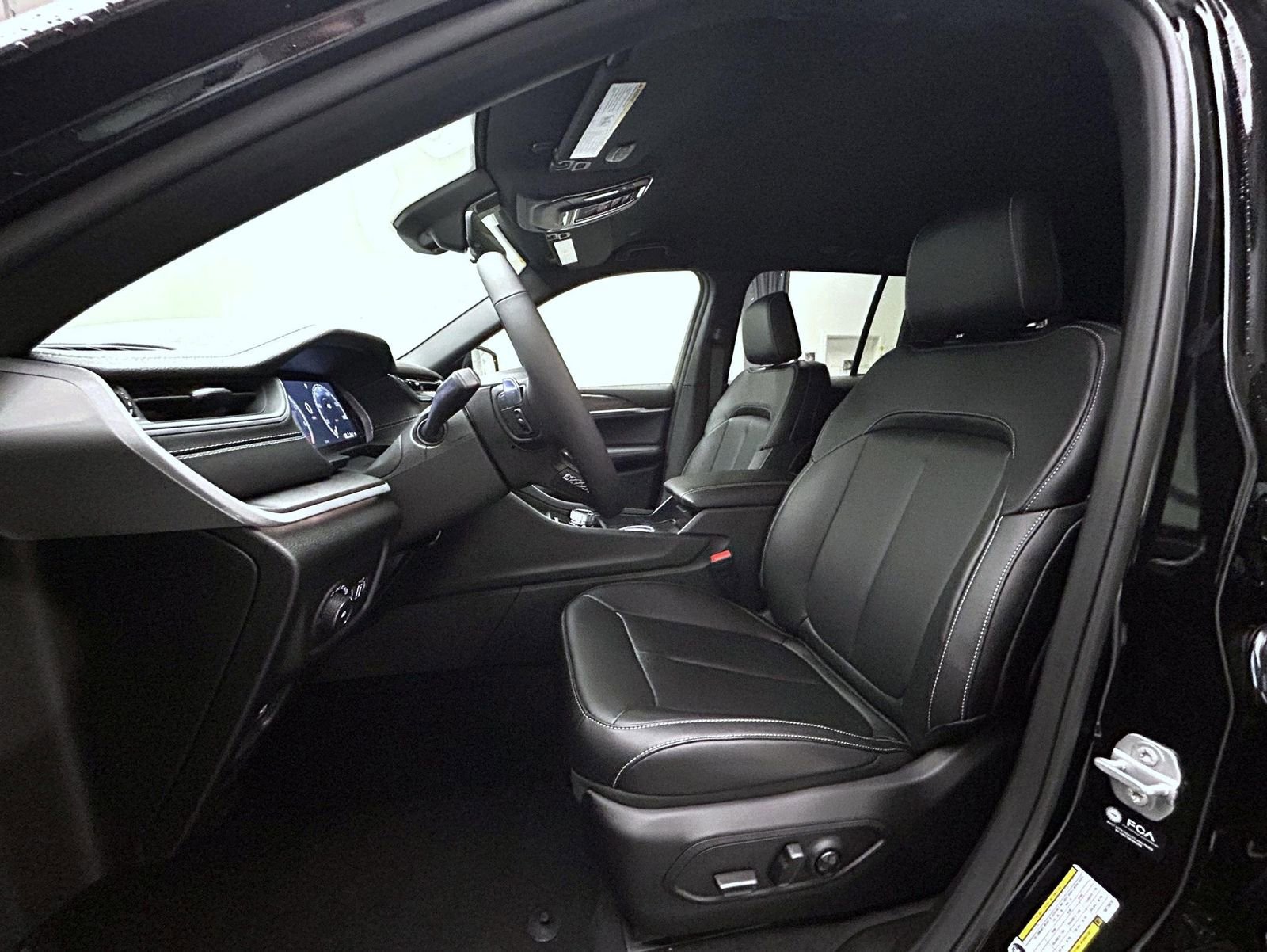 New 2025 Jeep Grand Cherokee Limited image 10