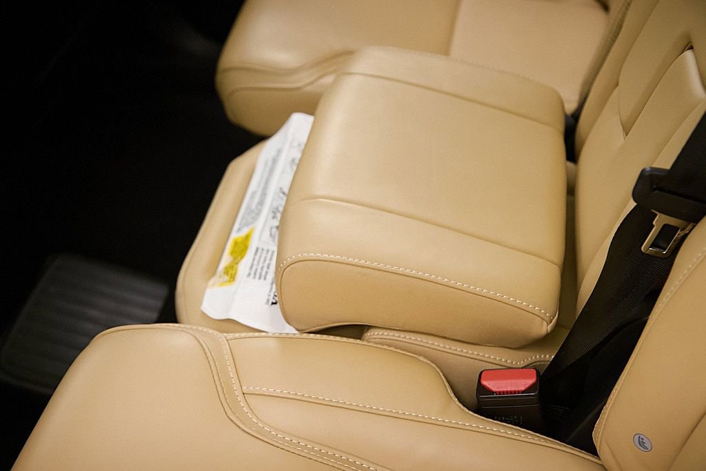 Certified 2024 Volvo XC90 T8 Ultimate w/ Protection Package image 24