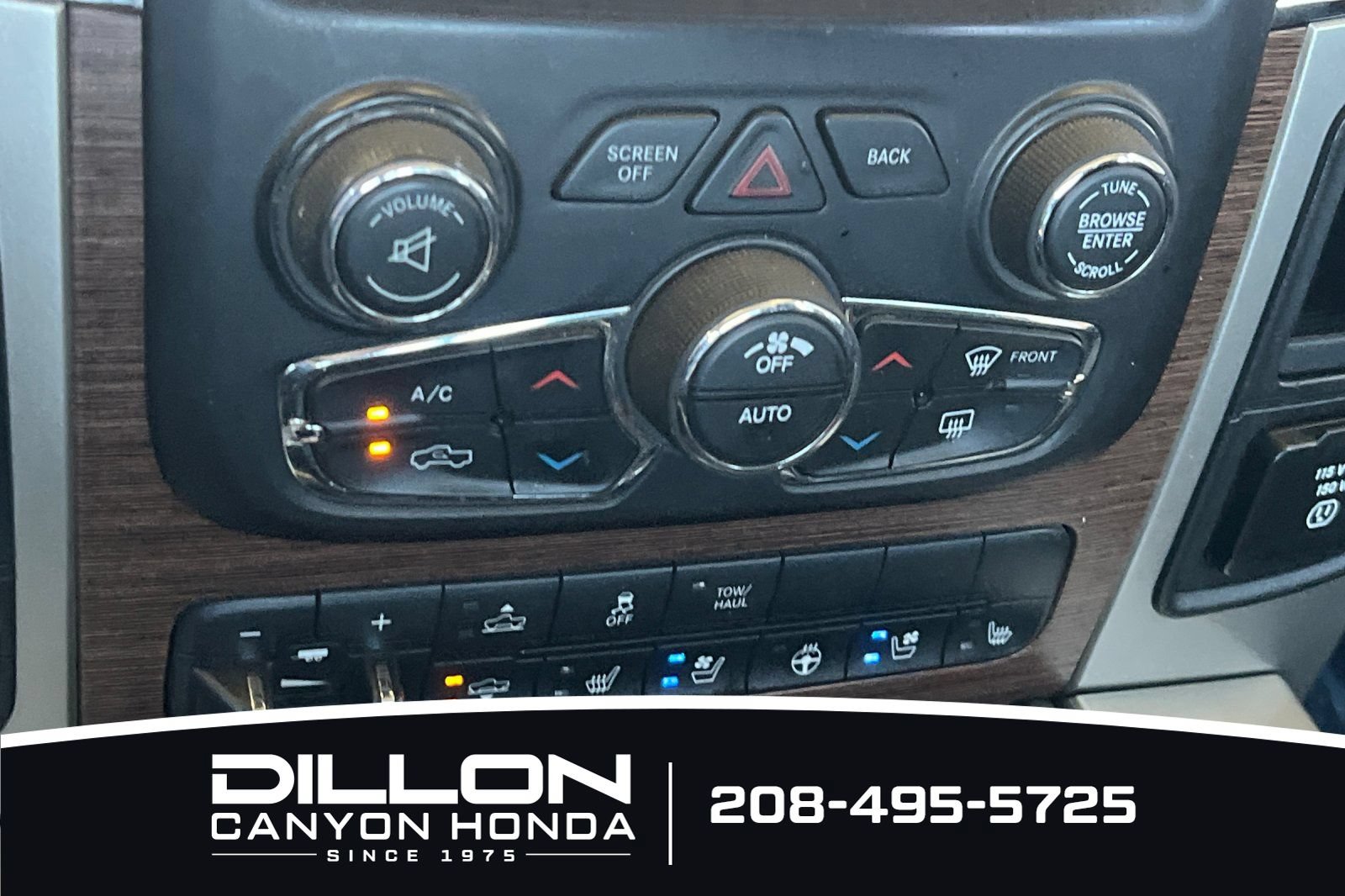 Used 2017 RAM 1500 Laramie w/ Convenience Group AWD/4WD image 22