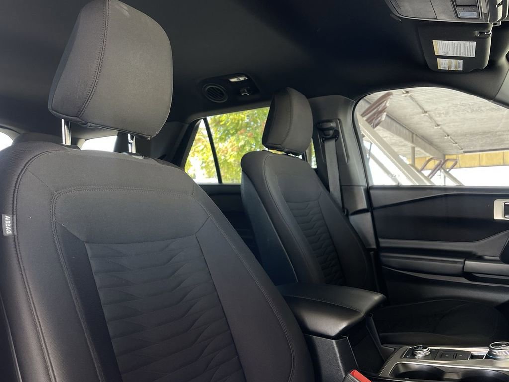 Used 2020 Ford Explorer XLT image 26