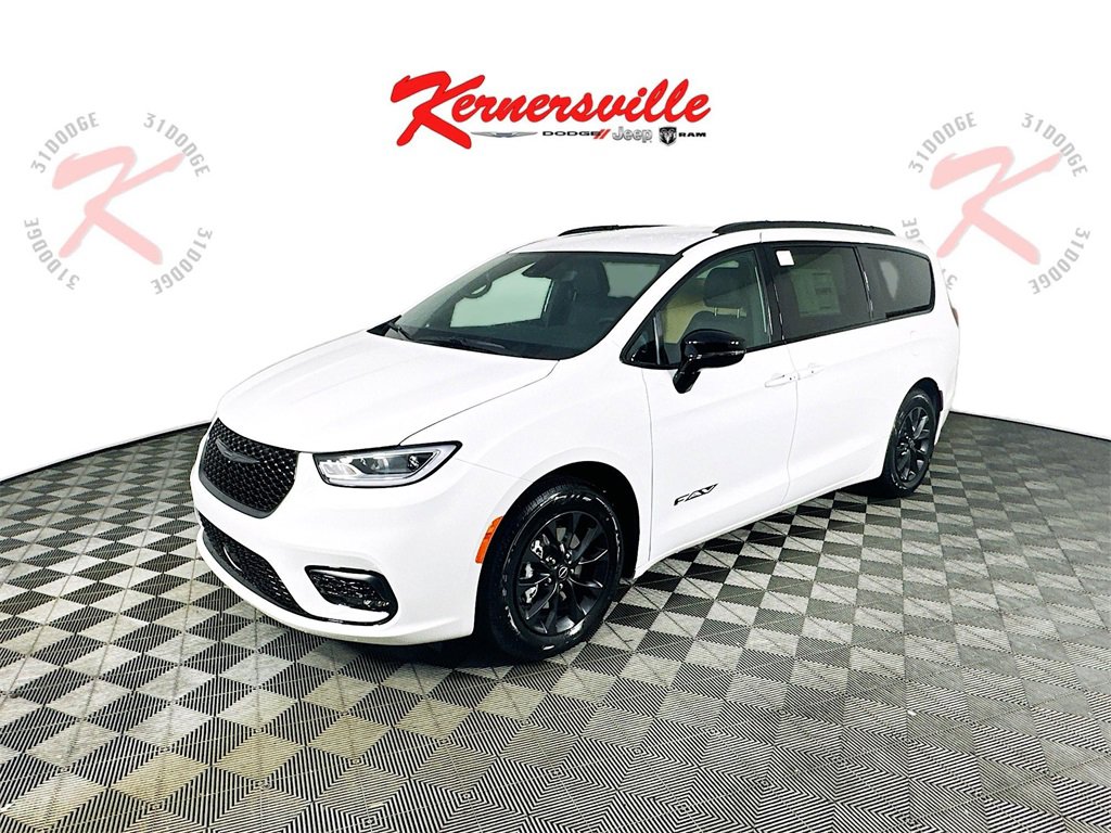 New 2025 Chrysler Pacifica Select w/ Uconnect Theater Family Group image 3