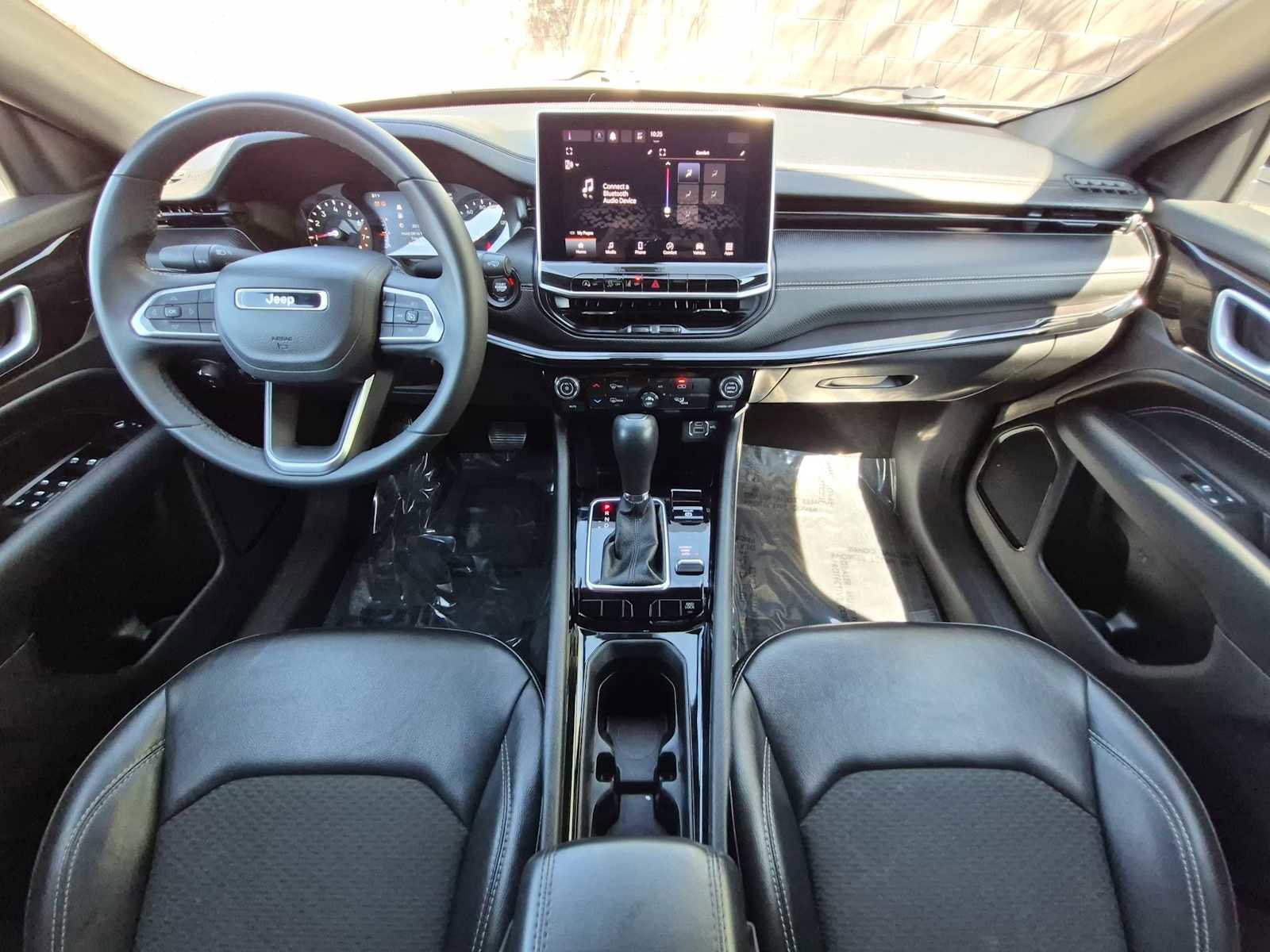 Used 2023 Jeep Compass Latitude AWD/4WD image 14