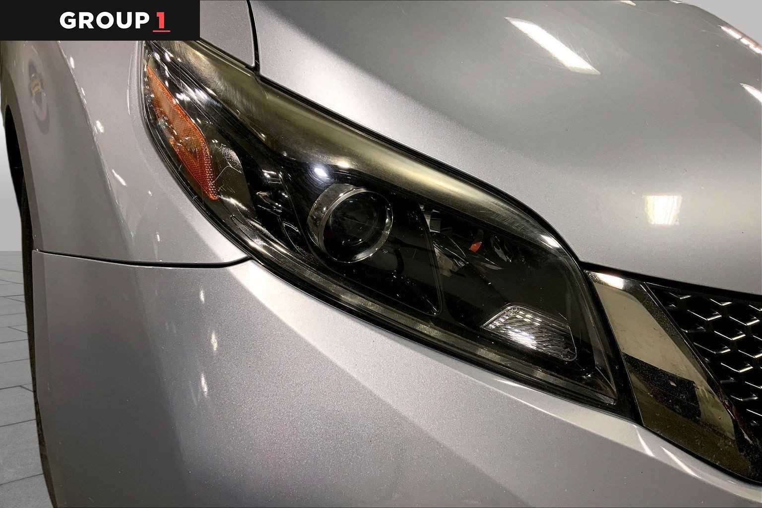 Used 2017 Toyota Sienna SE FWD image 28
