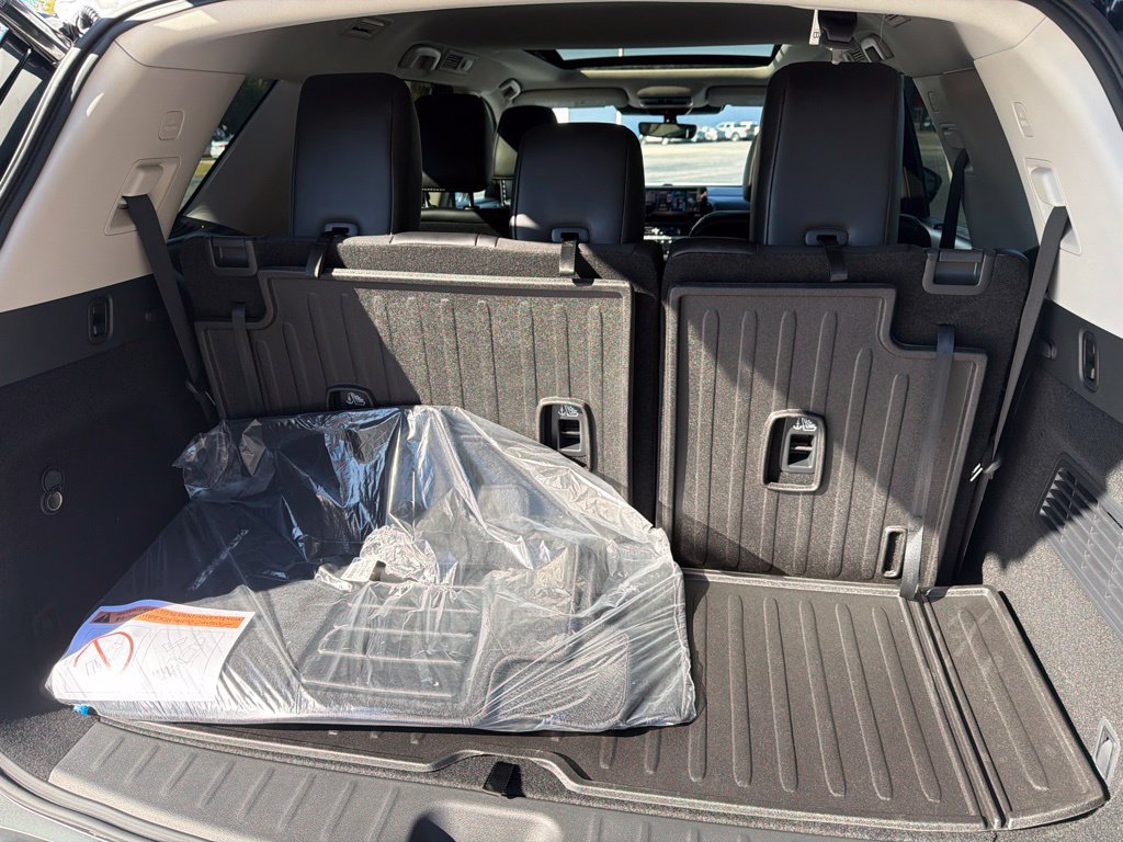 New 2026 Nissan Pathfinder Platinum AWD/4WD image 8