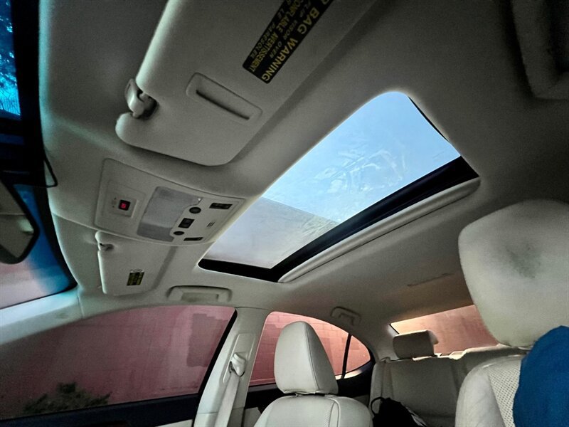 Used 2014 Lexus ES 300h w/ Luxury Package w/Bamboo Trim FWD image 11