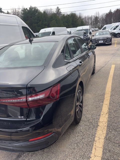 Used 2025 Volkswagen Jetta SE image 5