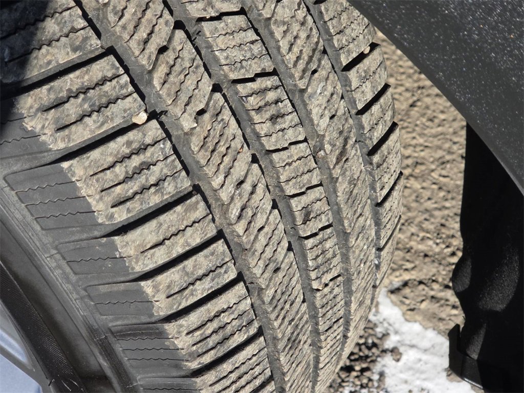 Used 2021 Ford Explorer Limited w/ Equipment Group 301A image 9