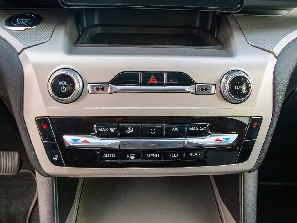 Used 2022 Ford Explorer XLT w/ Equipment Group 202A image 23