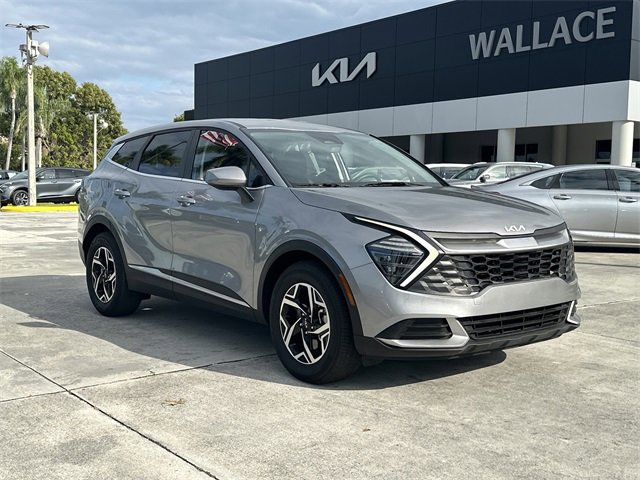 Certified 2024 Kia Sportage LX image 4