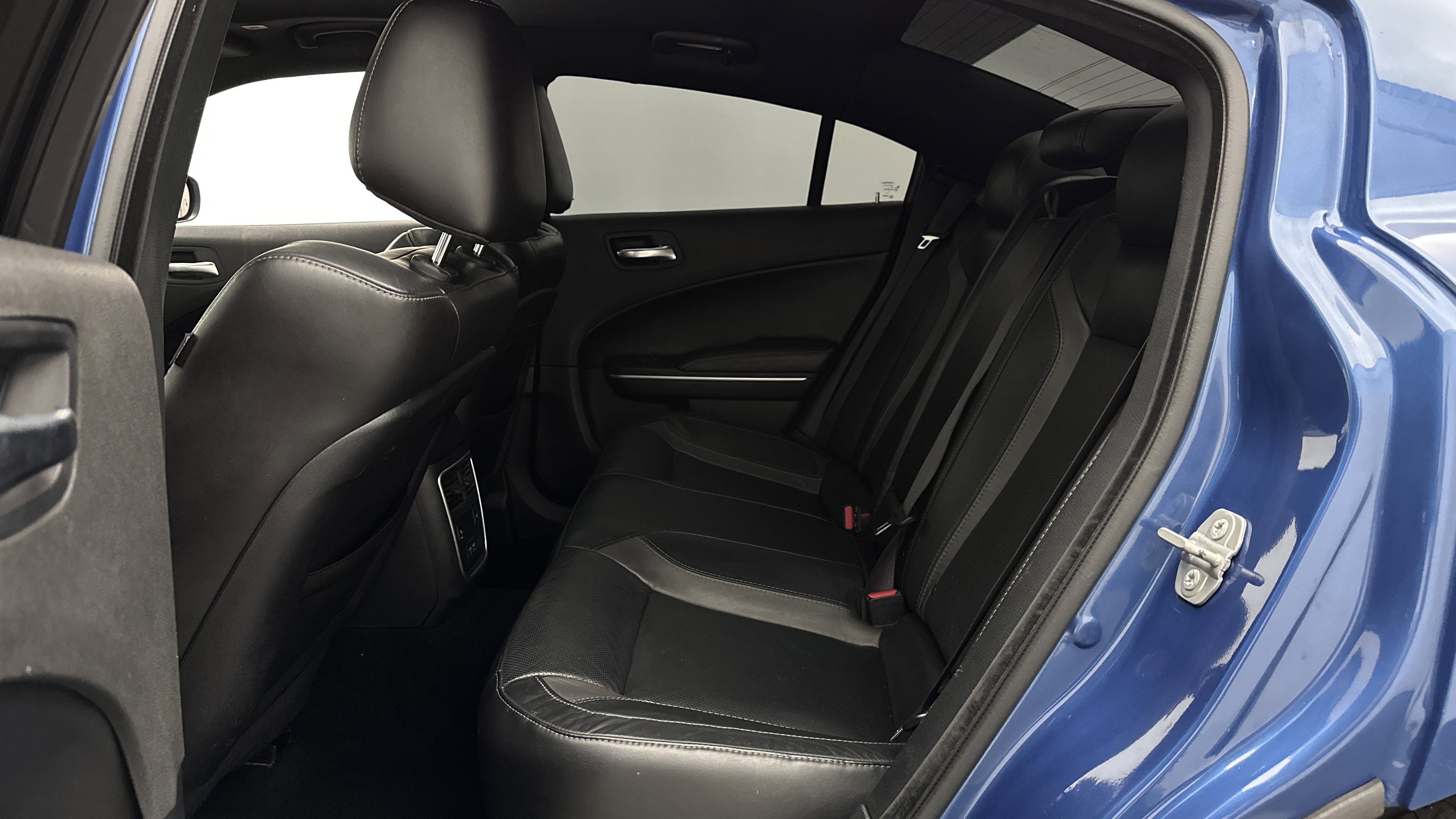 Used 2022 Dodge Charger SXT w/ Leather Interior Group RWD image 24