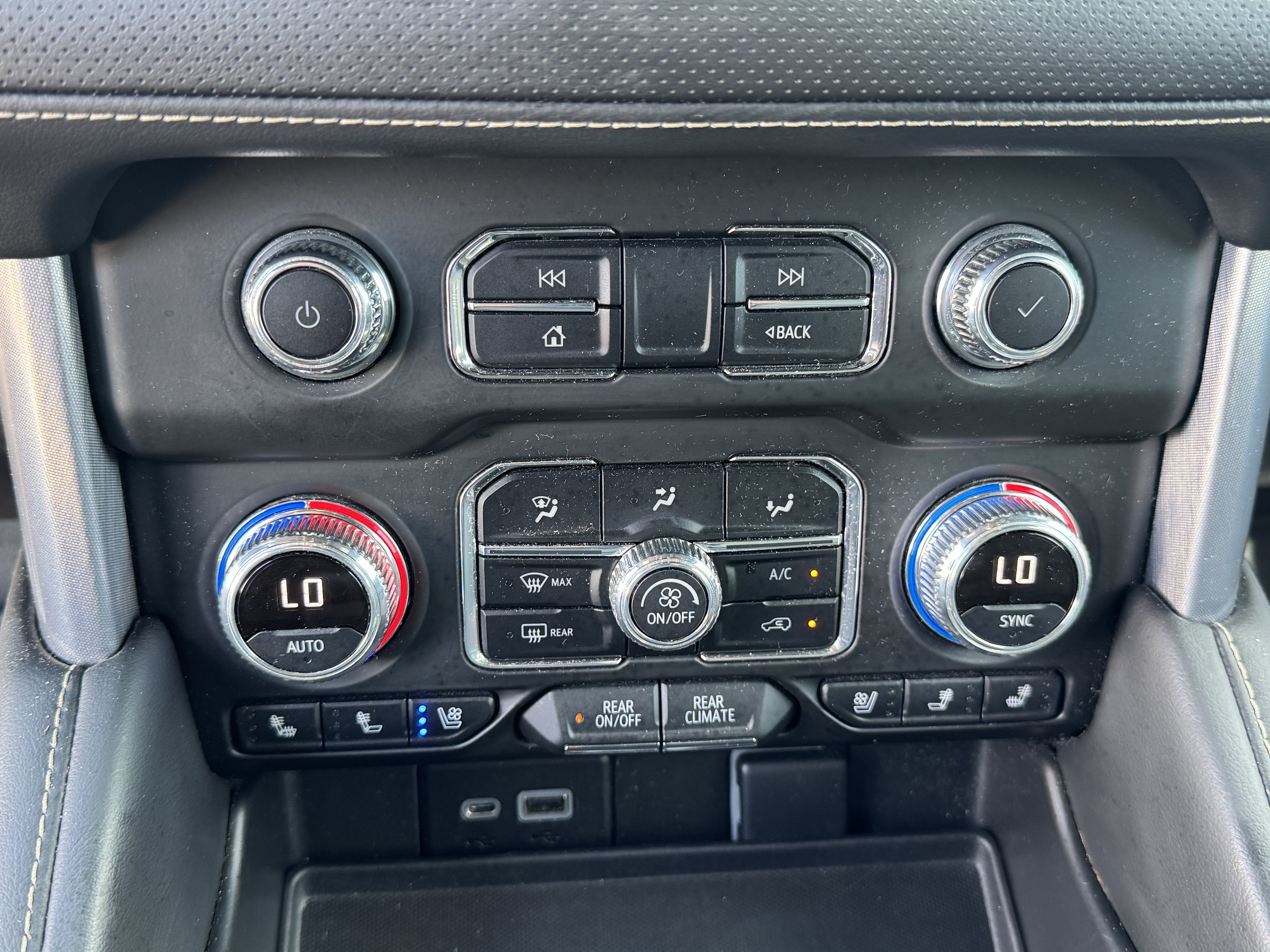 Used 2022 GMC Yukon SLT AWD/4WD image 33