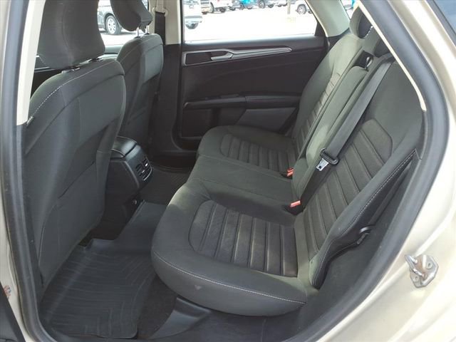 Used 2019 Ford Fusion SE image 12
