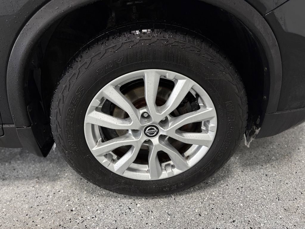 Used 2020 Nissan Rogue SV image 27