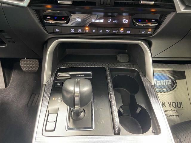 Used 2024 MAZDA CX-90 Plug-In Hybrid w/ Premium Pkg image 18