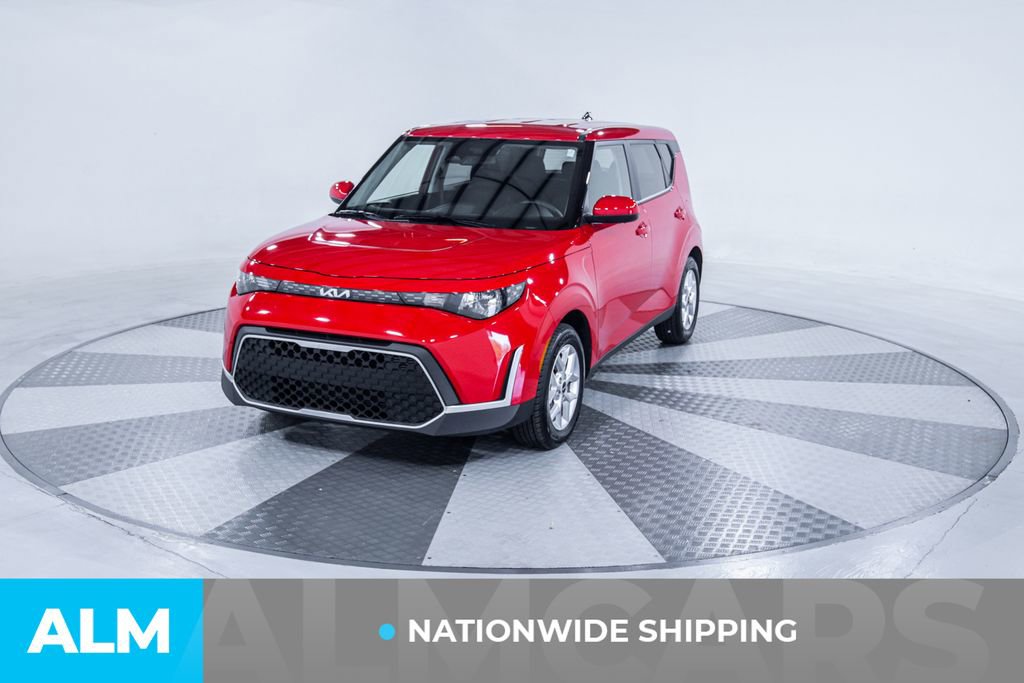 Used 2025 Kia Soul LX w/ LX Technology Package FWD image 2