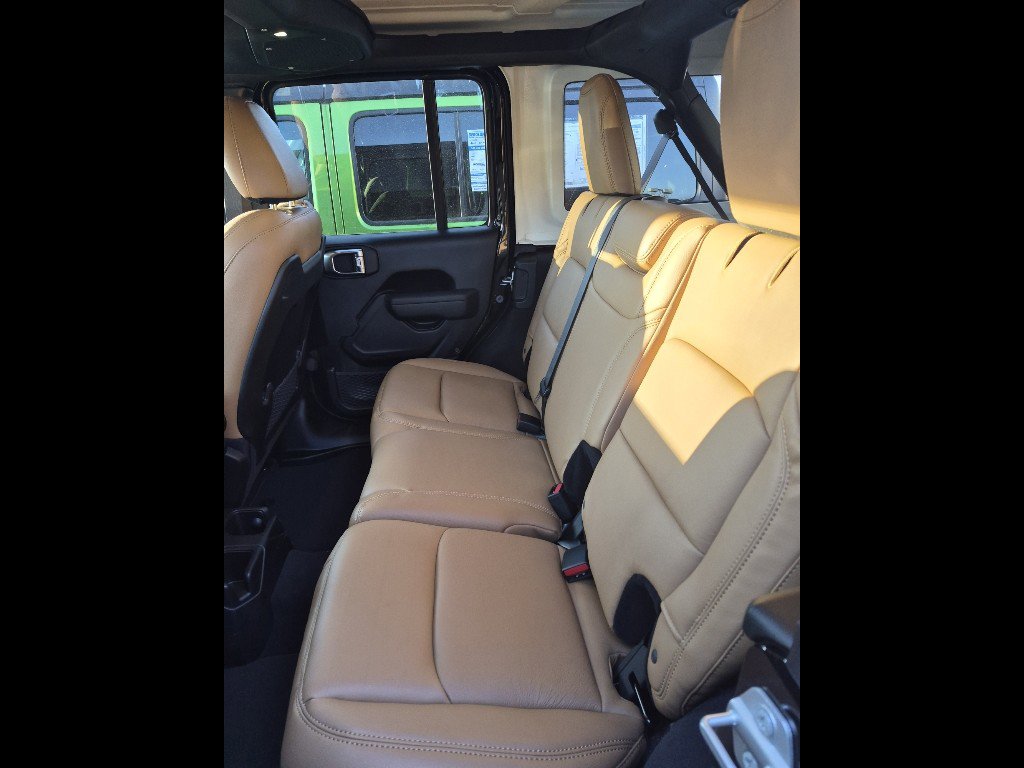 New 2025 Jeep Wrangler Unlimited Rubicon w/ Convenience Group image 14
