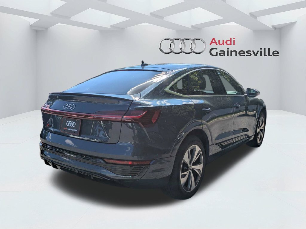 Used 2024 Audi Q8 e-tron Premium Plus AWD/4WD image 4