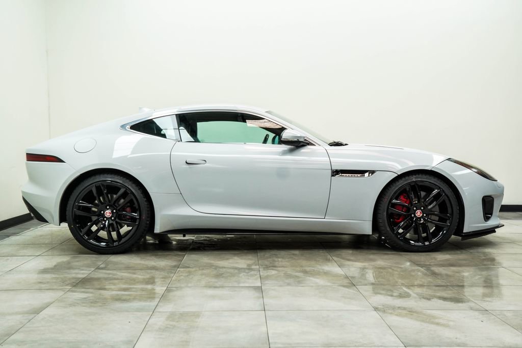 Used 2018 Jaguar F-TYPE R-Dynamic RWD image 10