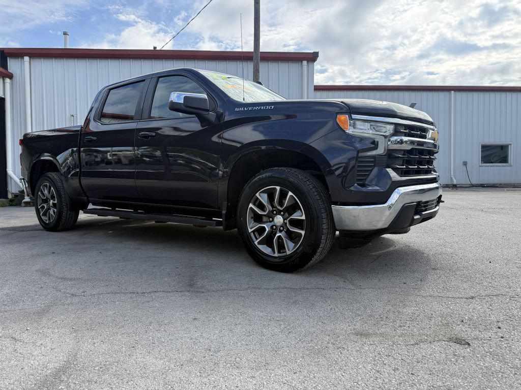 Used 2022 Chevrolet Silverado 1500 LT AWD/4WD image 17