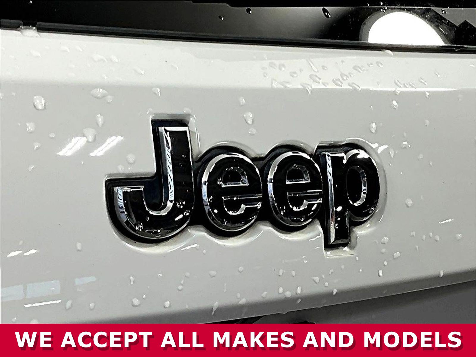 Used 2021 Jeep Grand Cherokee Laredo AWD/4WD image 23