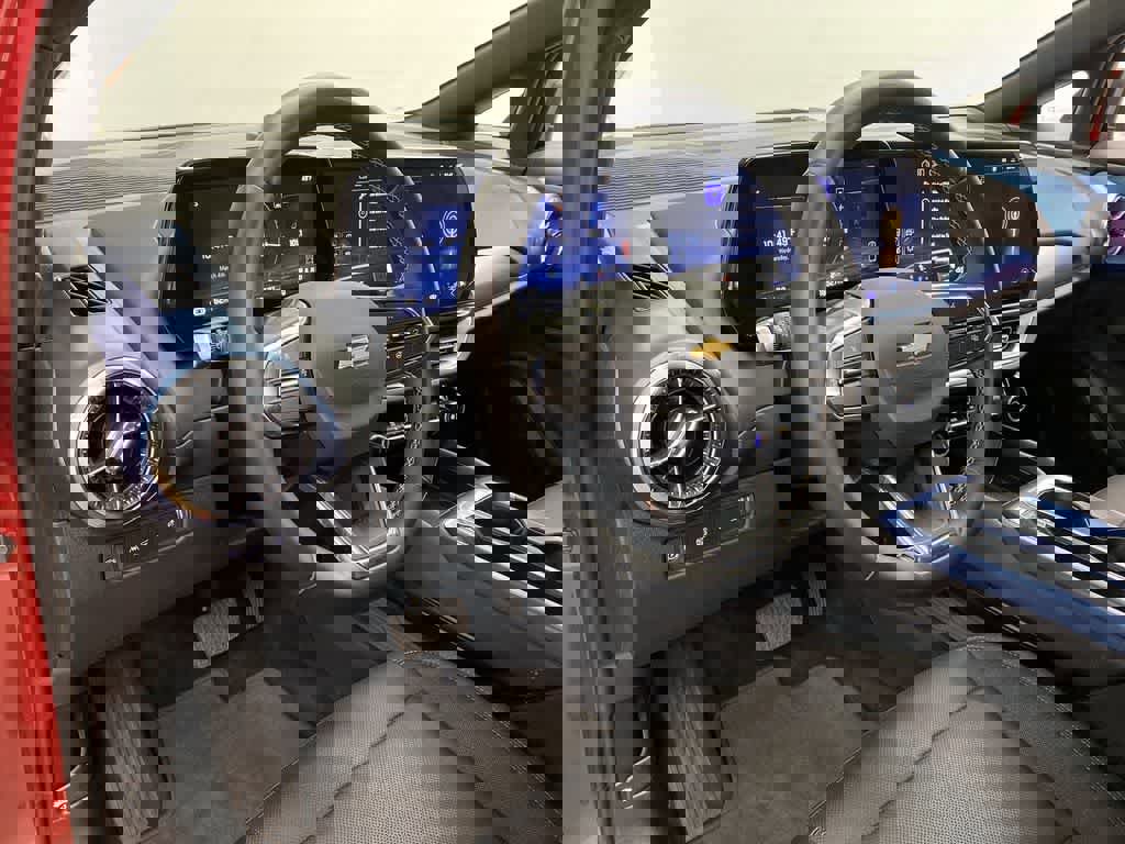 Used 2025 Chevrolet Equinox EV LT w/ Convenience Package image 2