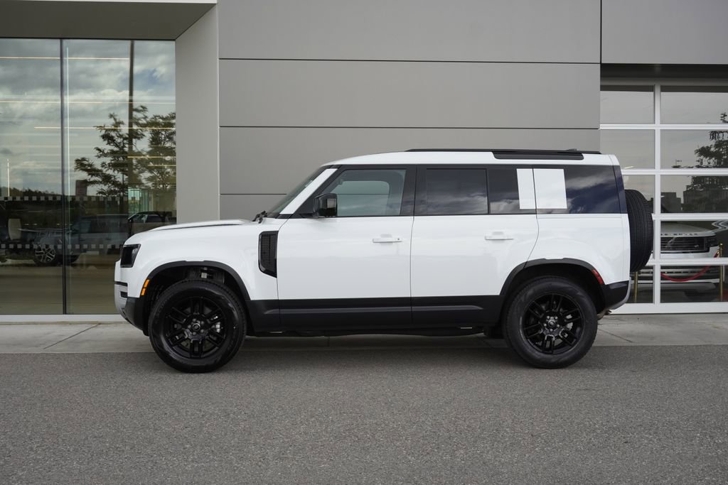 Used 2025 Land Rover Defender 110 S AWD/4WD image 8