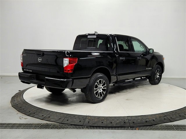 Used 2024 Nissan Titan SV w/ Accessory Utility Package image 7