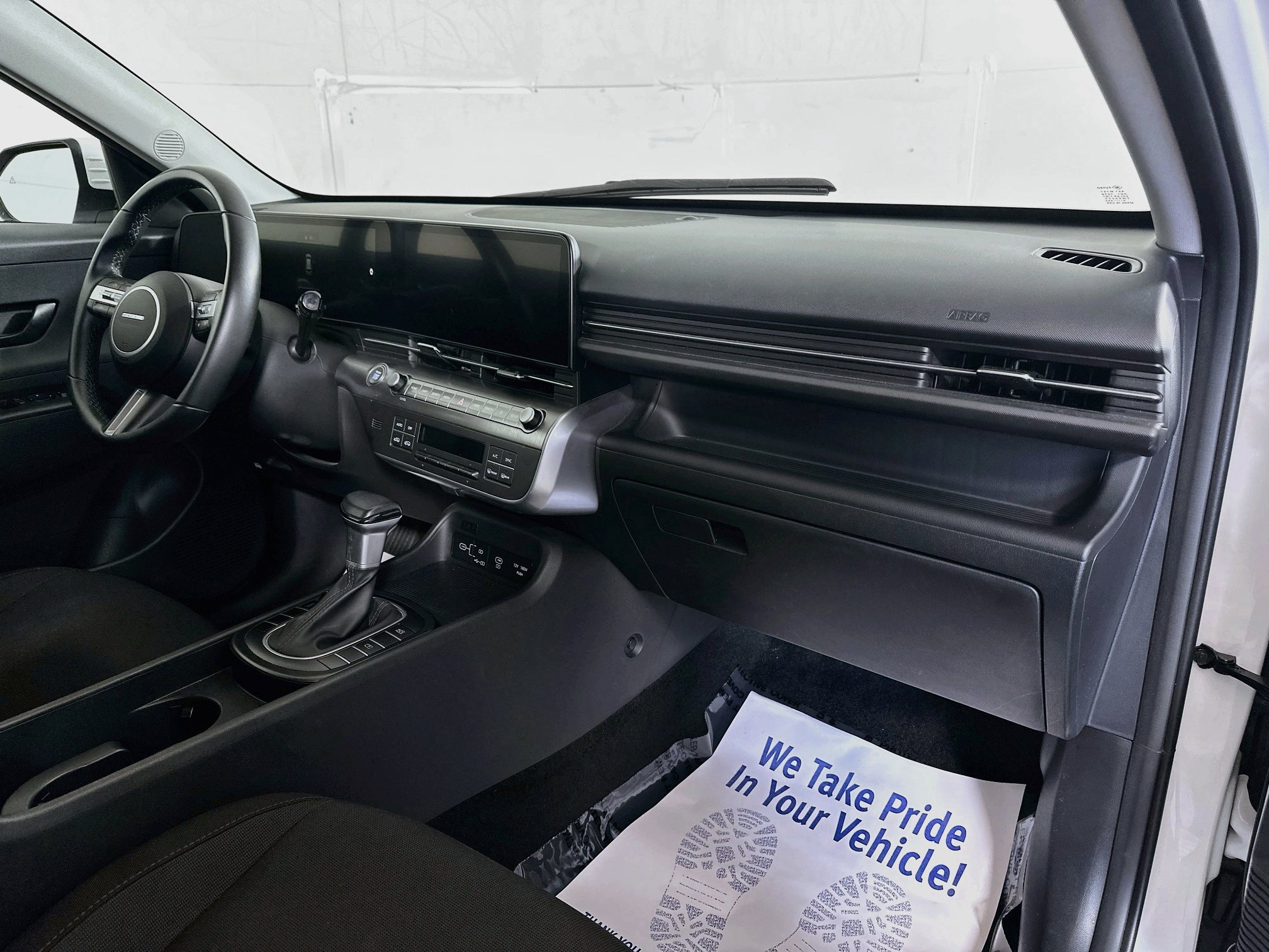 Certified 2025 Hyundai Kona SEL AWD/4WD image 26