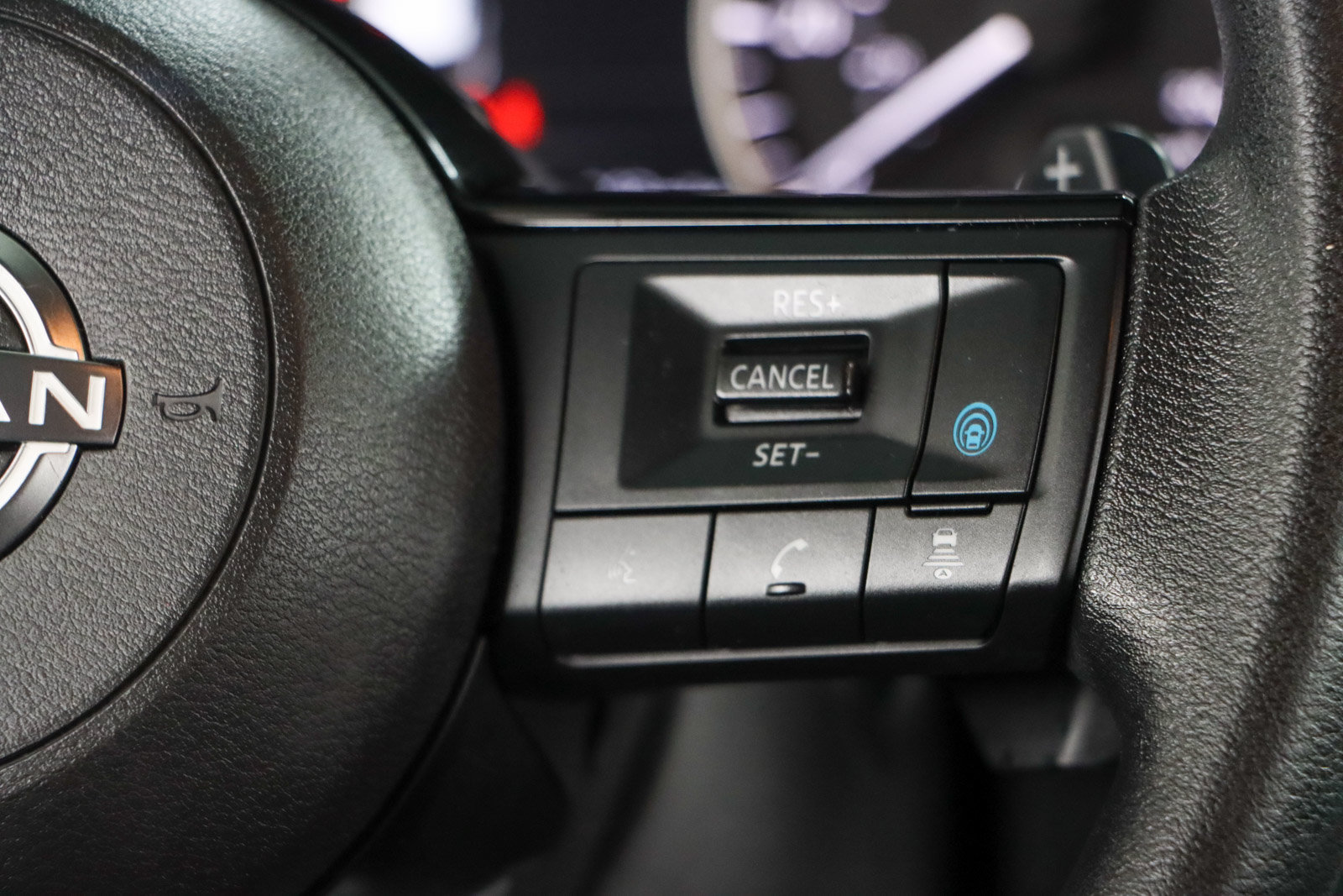 Used 2022 Nissan Rogue SV FWD image 14