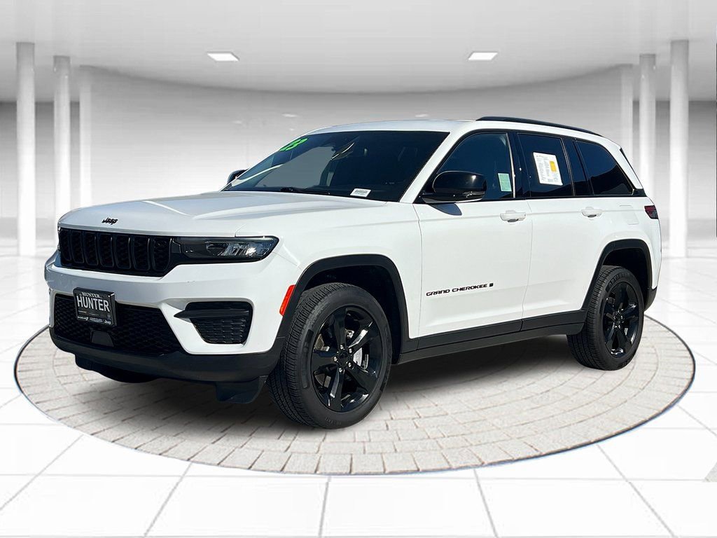 Certified 2023 Jeep Grand Cherokee Altitude image 1