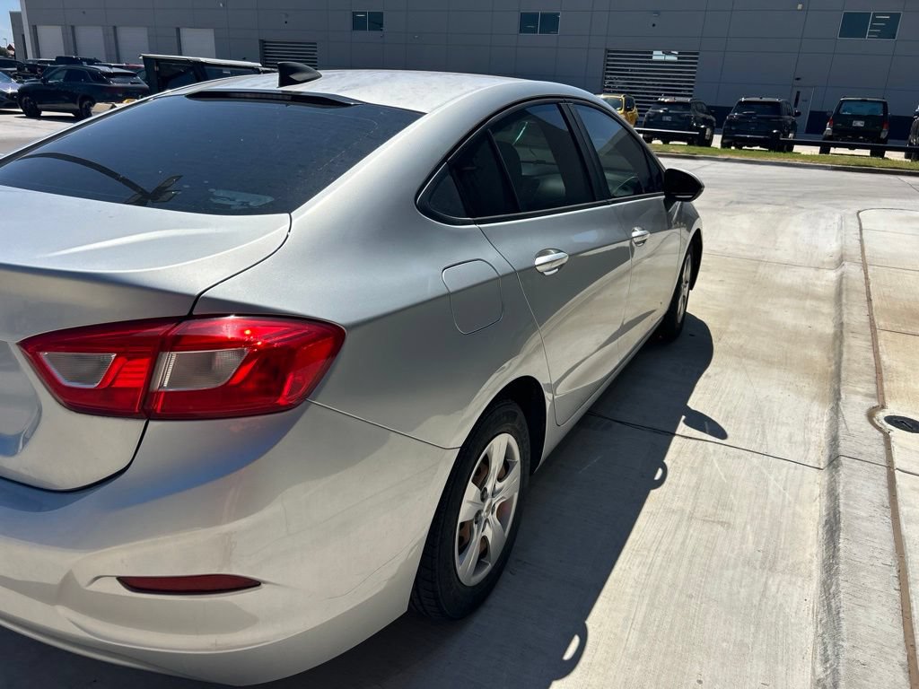Used 2017 Chevrolet Cruze LS FWD image 4