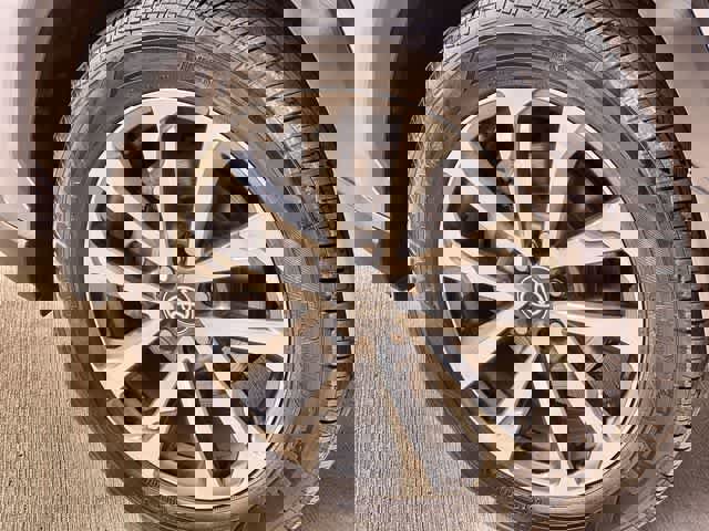 Used 2022 Toyota Corolla Cross XLE image 9