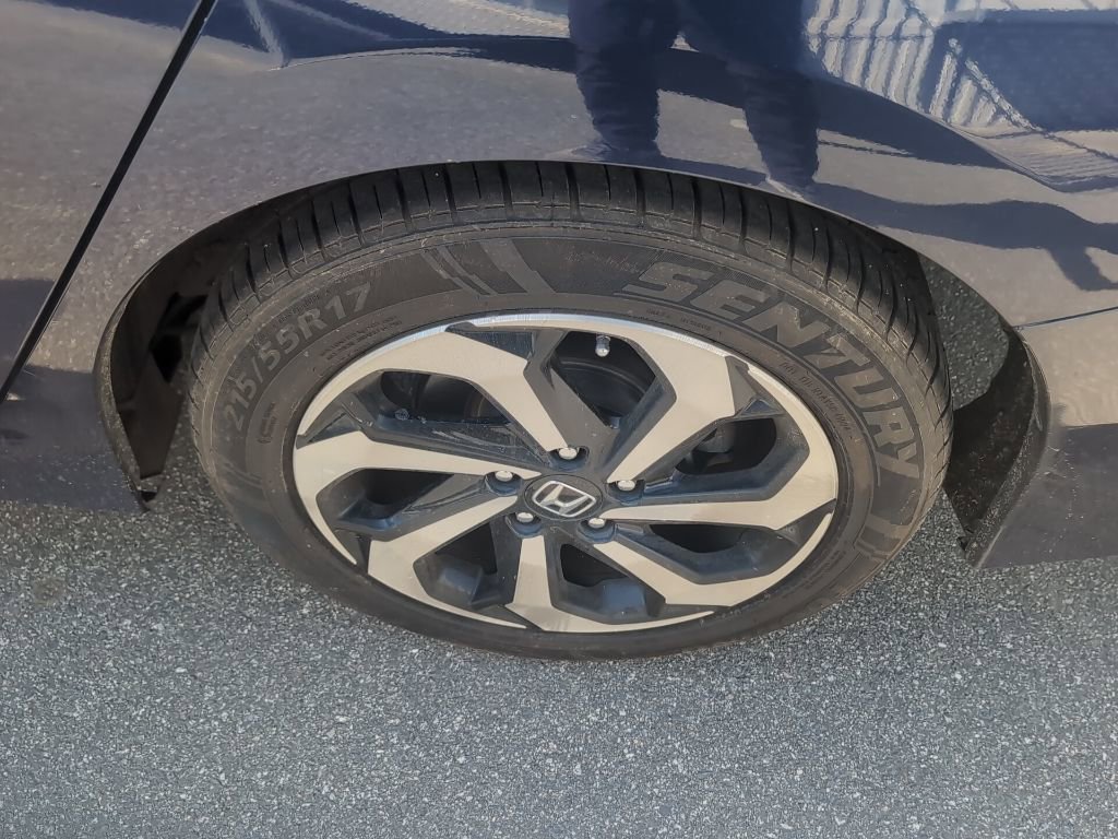 Used 2017 Honda Accord EX-L image 10