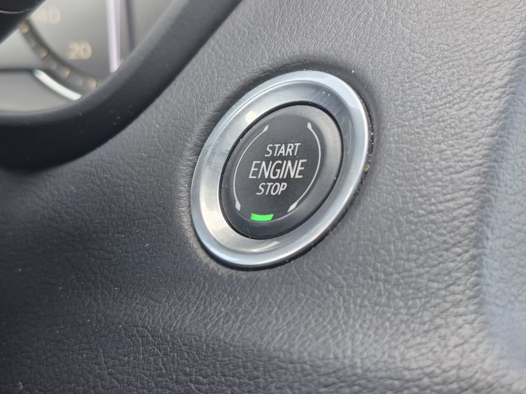 Used 2019 Cadillac XT4 Sport w/ Cold Weather Package AWD/4WD image 24