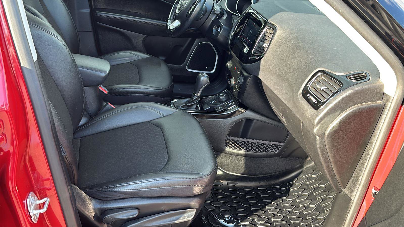 Used 2021 Jeep Compass Altitude w/ Sun and Sound Group image 20