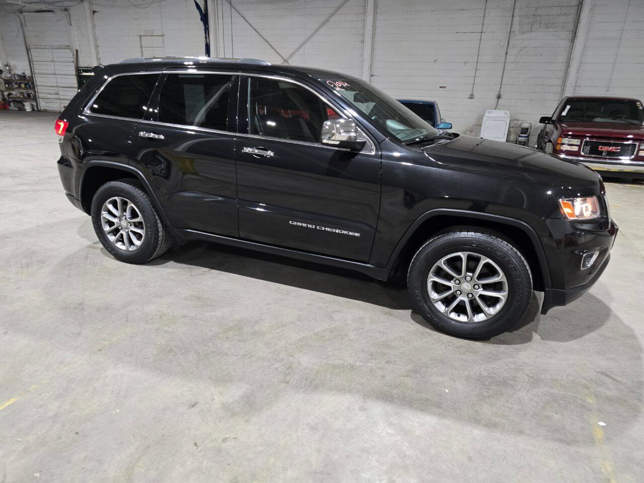 Used 2014 Jeep Grand Cherokee Limited AWD/4WD image 14
