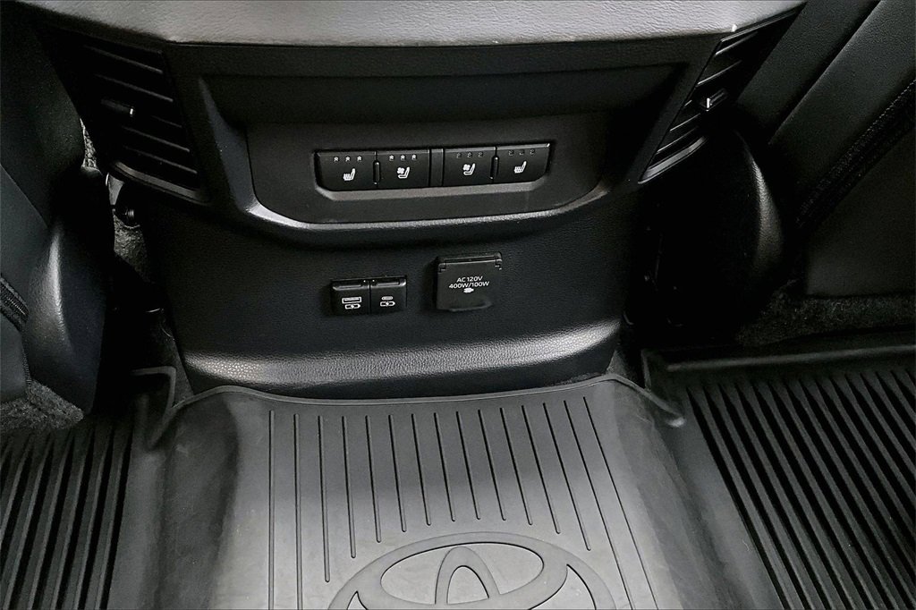 Used 2023 Toyota Tundra Platinum image 11