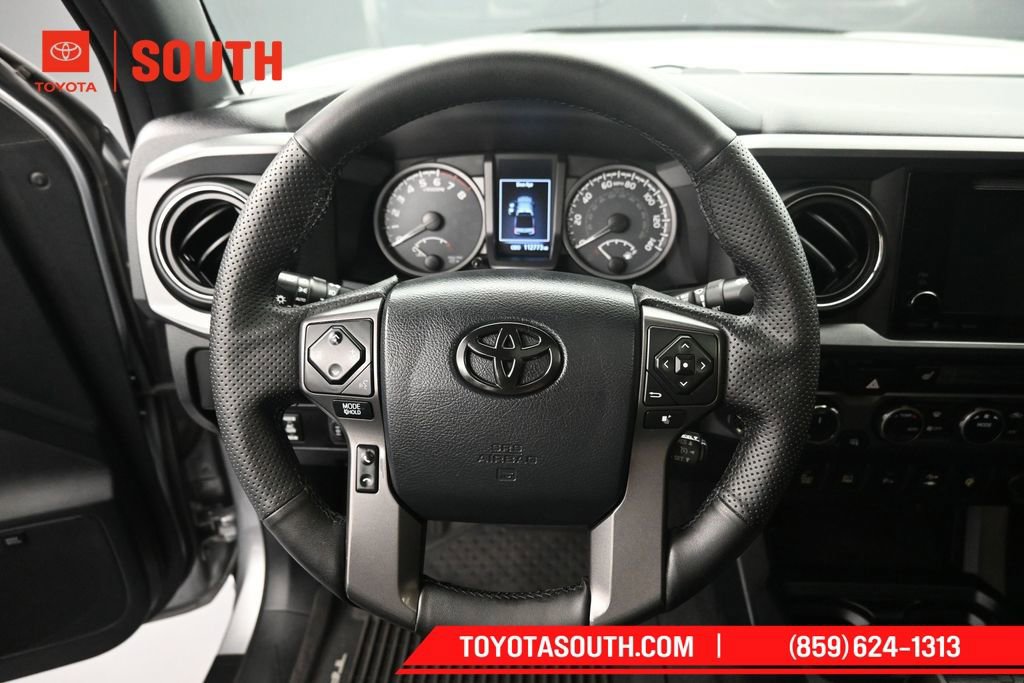 Used 2016 Toyota Tacoma TRD Off-Road AWD/4WD image 23