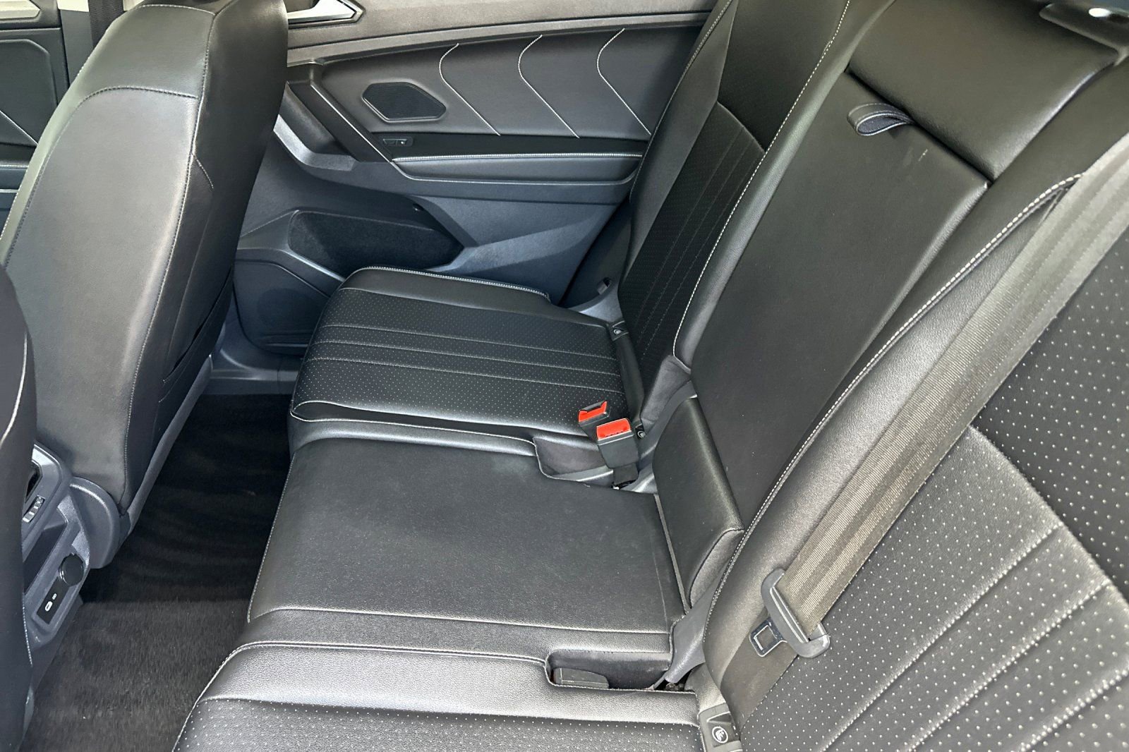 Certified 2023 Volkswagen Tiguan SE w/ Panoramic Sunroof Package FWD image 12