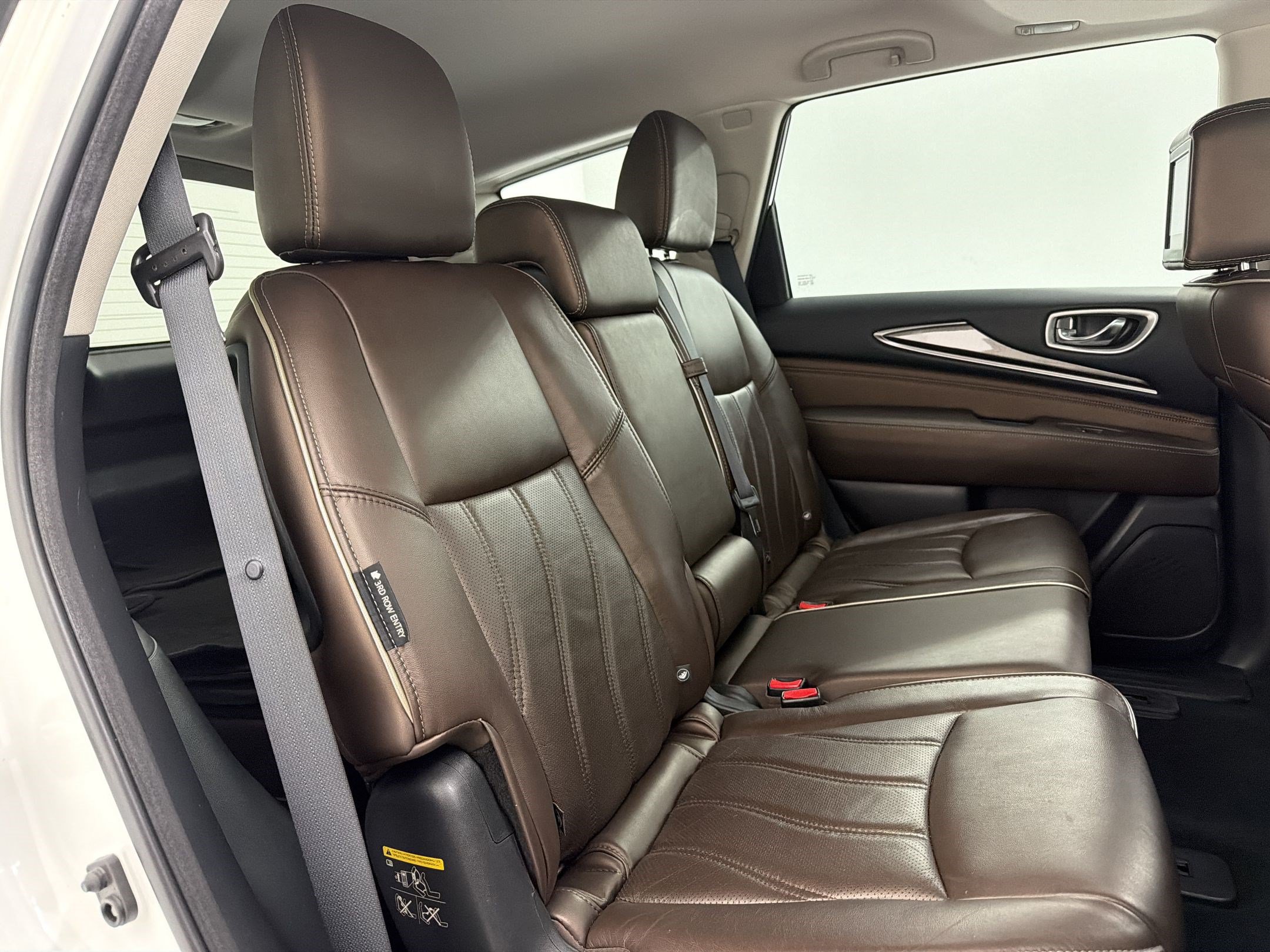 Used 2020 INFINITI QX60 Luxe w/ Essential Package FWD image 30