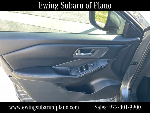 Used 2024 Nissan Rogue SV image 11