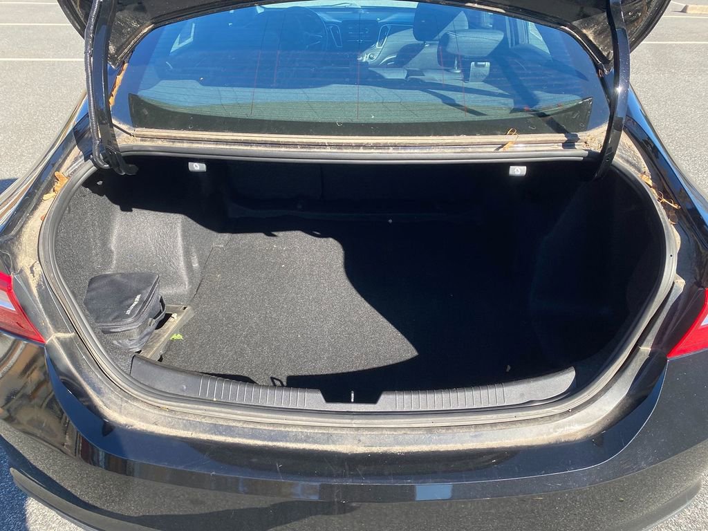 Used 2018 Chevrolet Malibu LS image 25