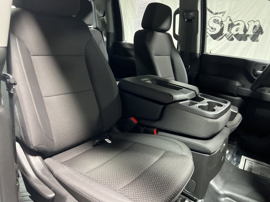 Used 2025 Chevrolet Silverado 3500 W/T image 11